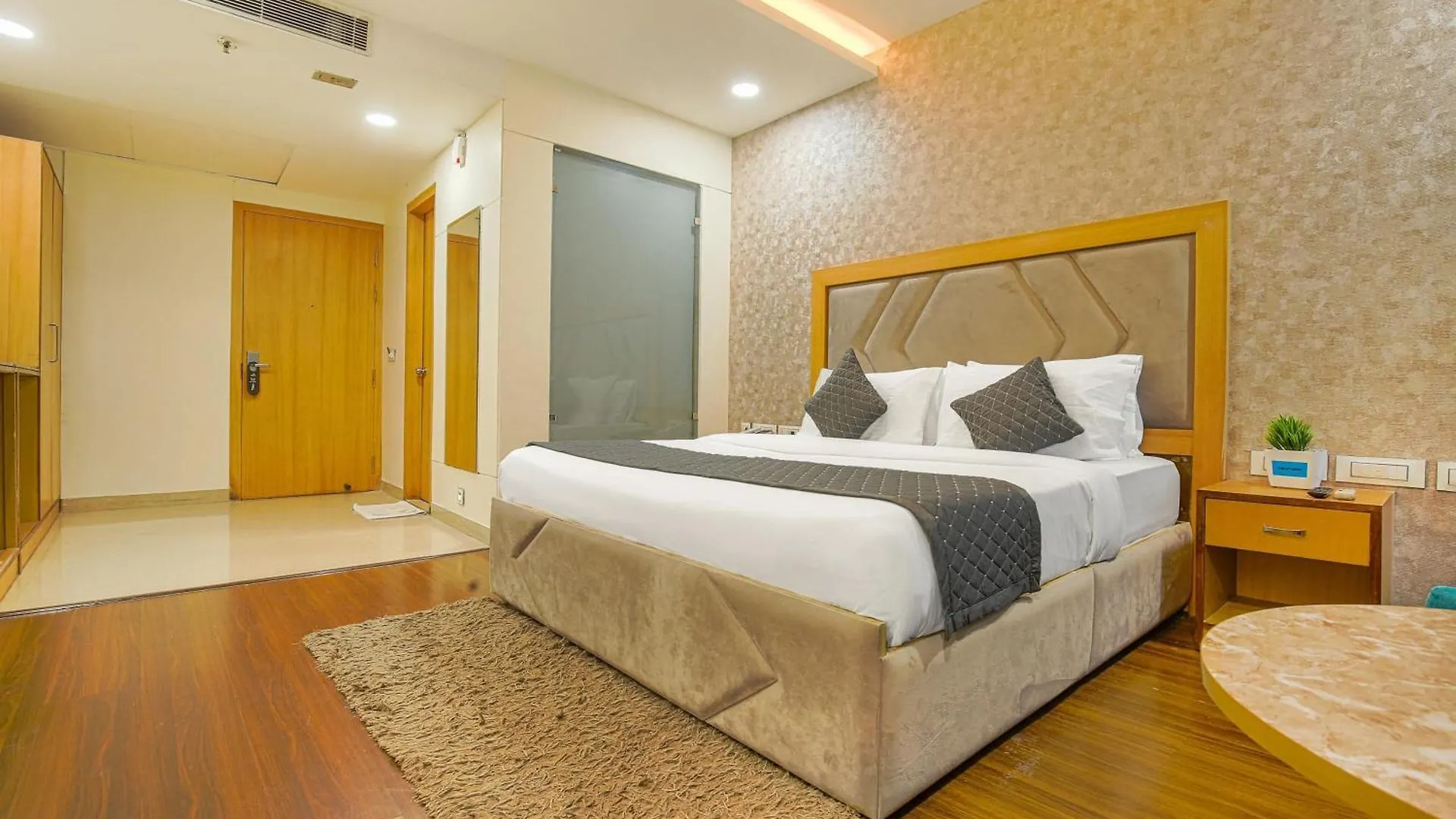 Hotel Royal Infinity Near Delhi Airport New Delhi