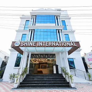Hotel Shine International ***
